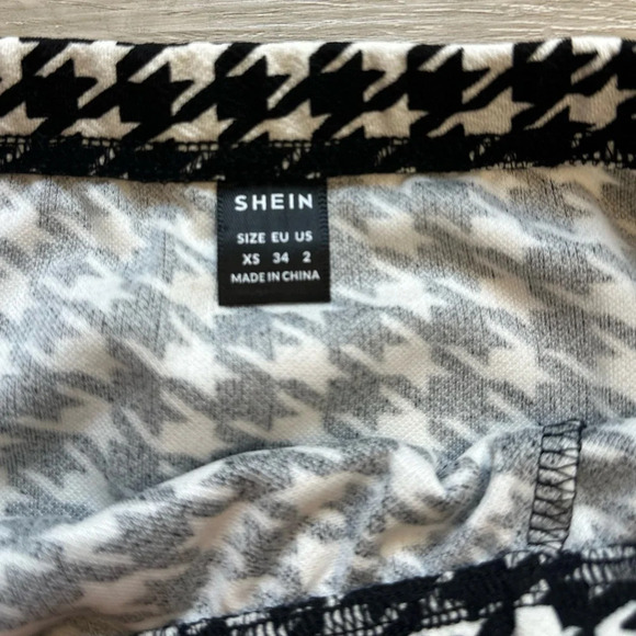 SHEIN Houndstooth Skirt, XS - Picture 2 of 4